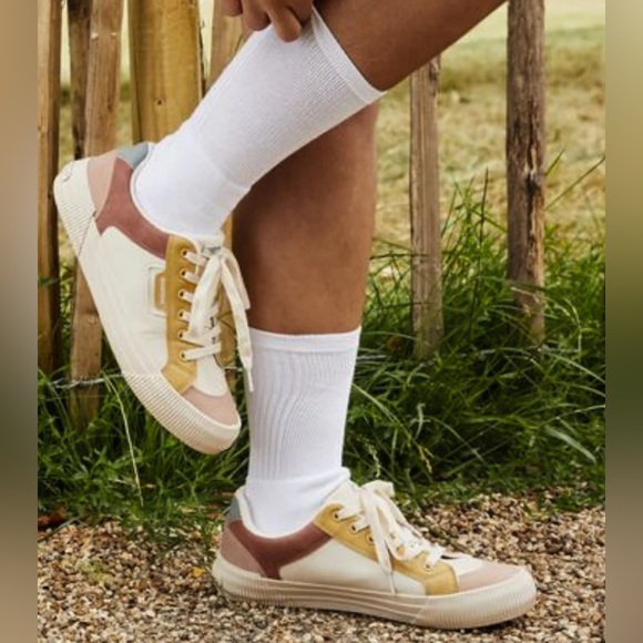 Rocket Dog Shoes - Women’s Rocket Dog Cheery Tan Color Block Sneaker Size 10